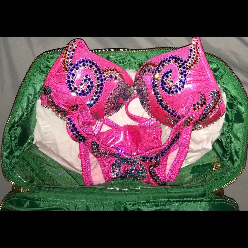 BRAND NEW-Custom Made Figure Posing Suit - Picture 8 of 8